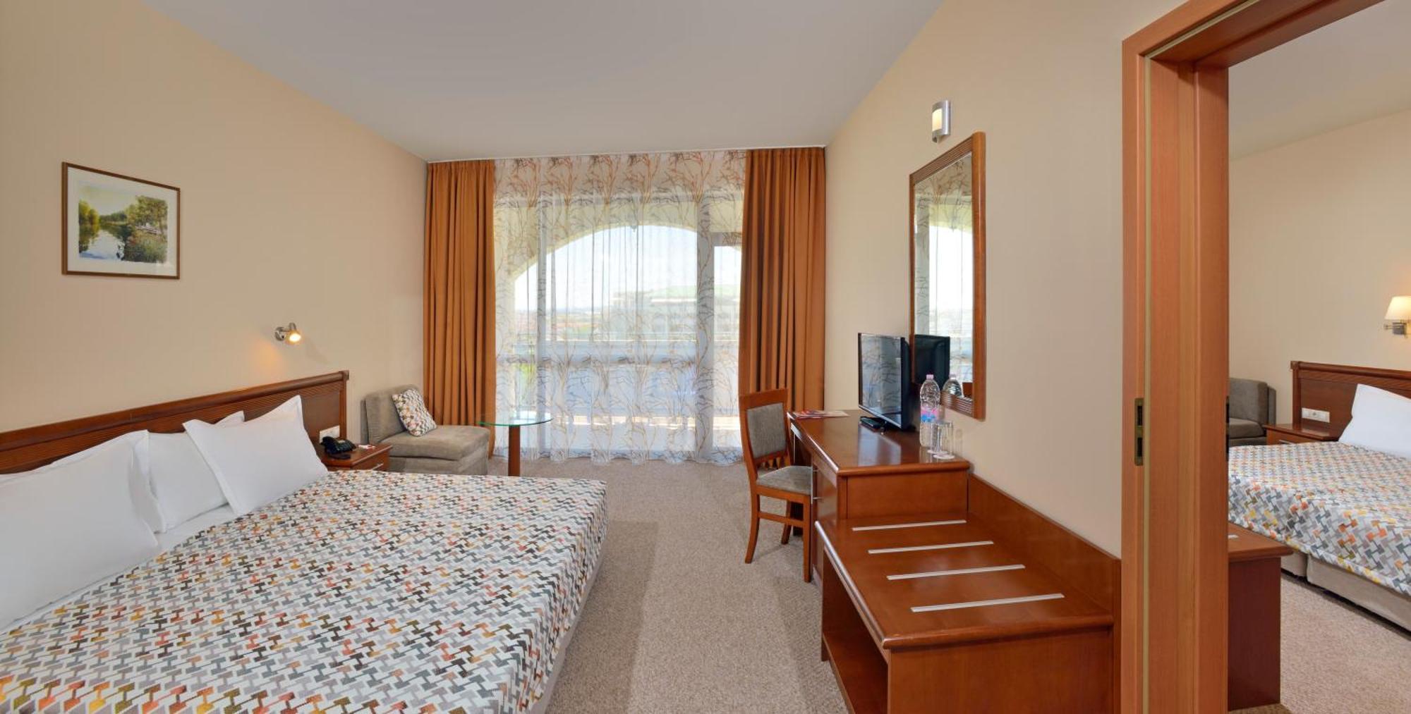 Family Room with Sea View (2 Adults + 2 Children),1216730176:JPEG